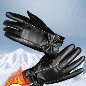 Elegant Black Leather Gloves with Bow Detail